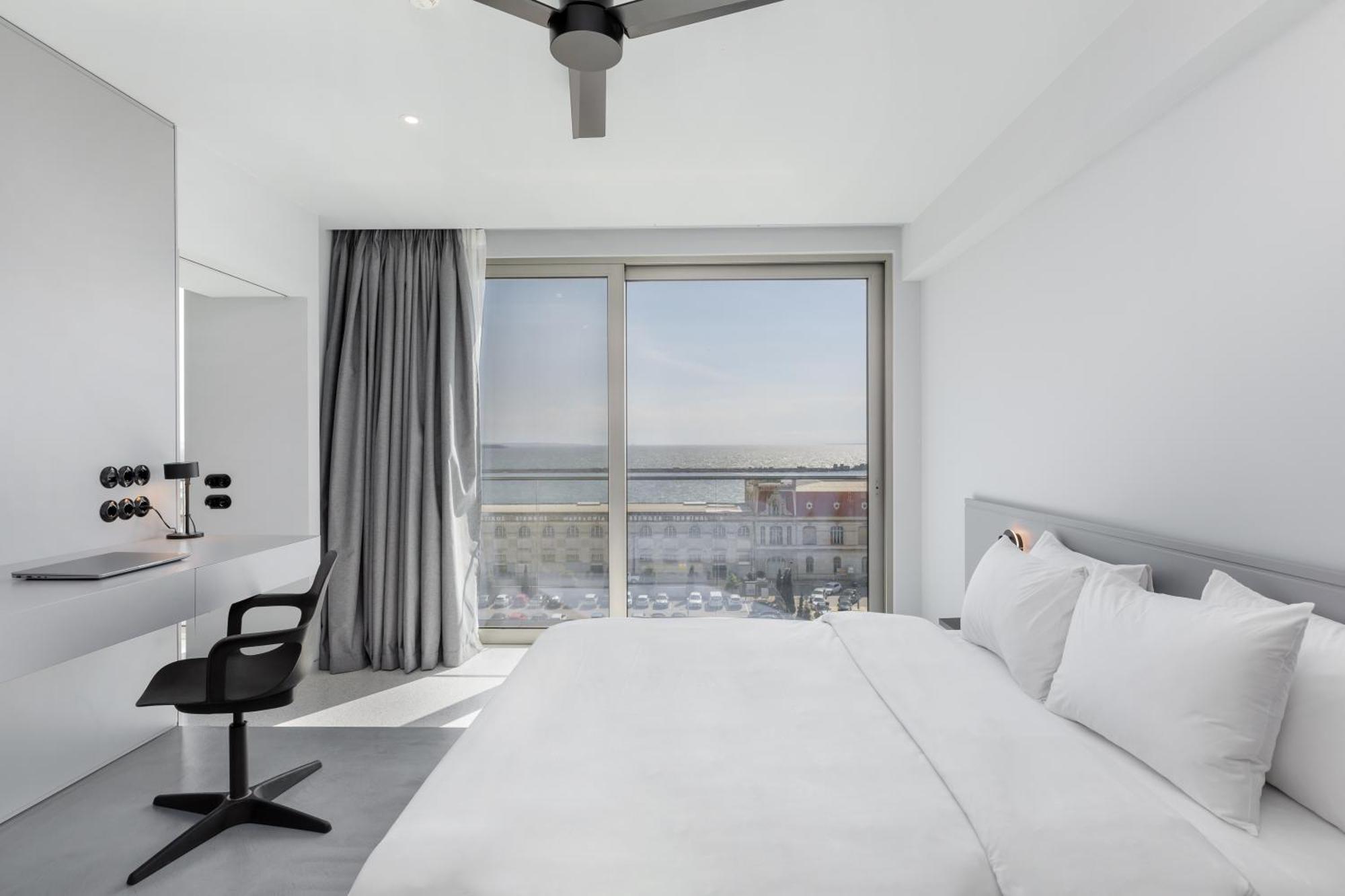 Nero Luxury Suites By Zennova Солун Екстериор снимка