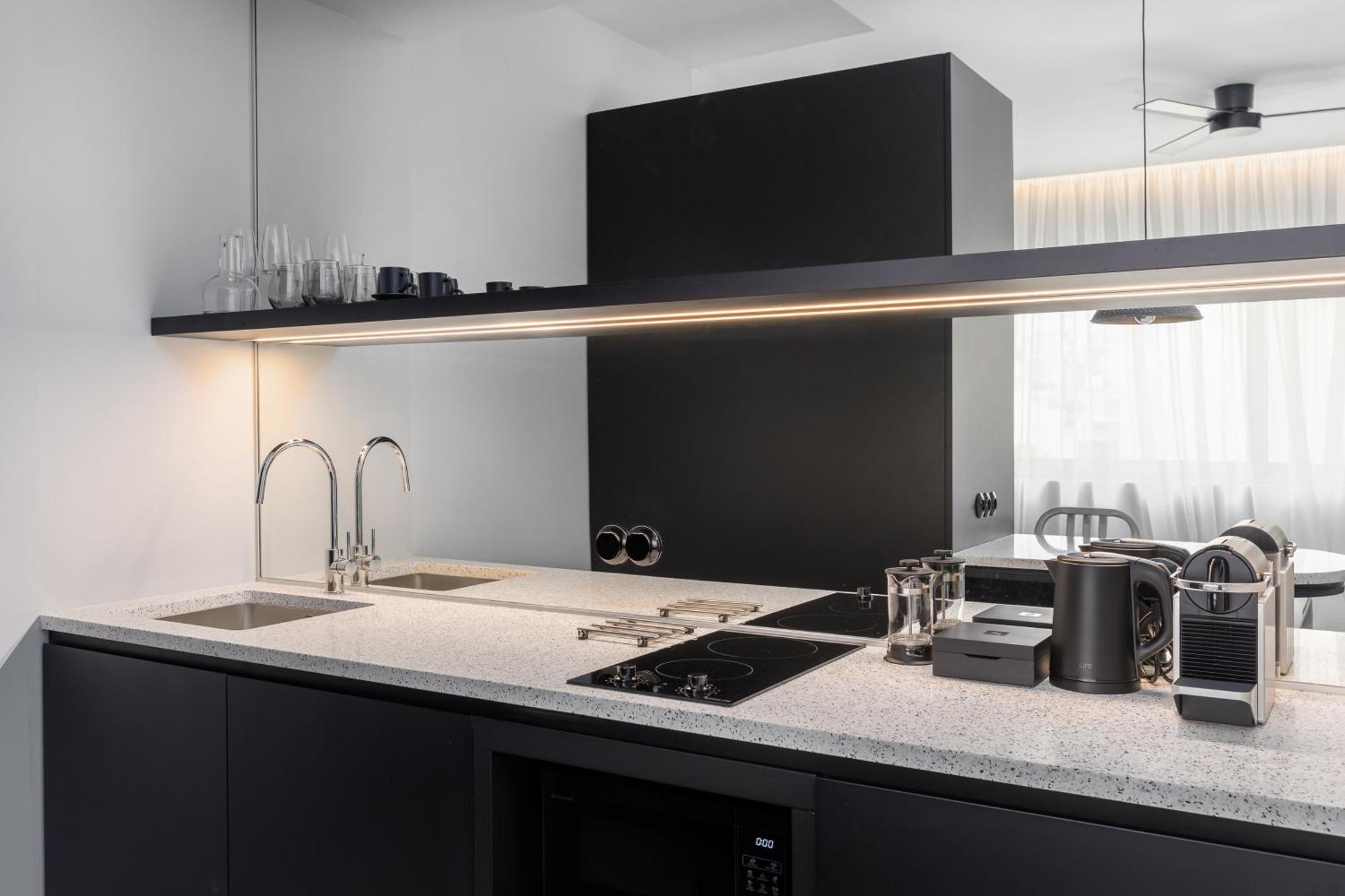 Nero Luxury Suites By Zennova Солун Екстериор снимка