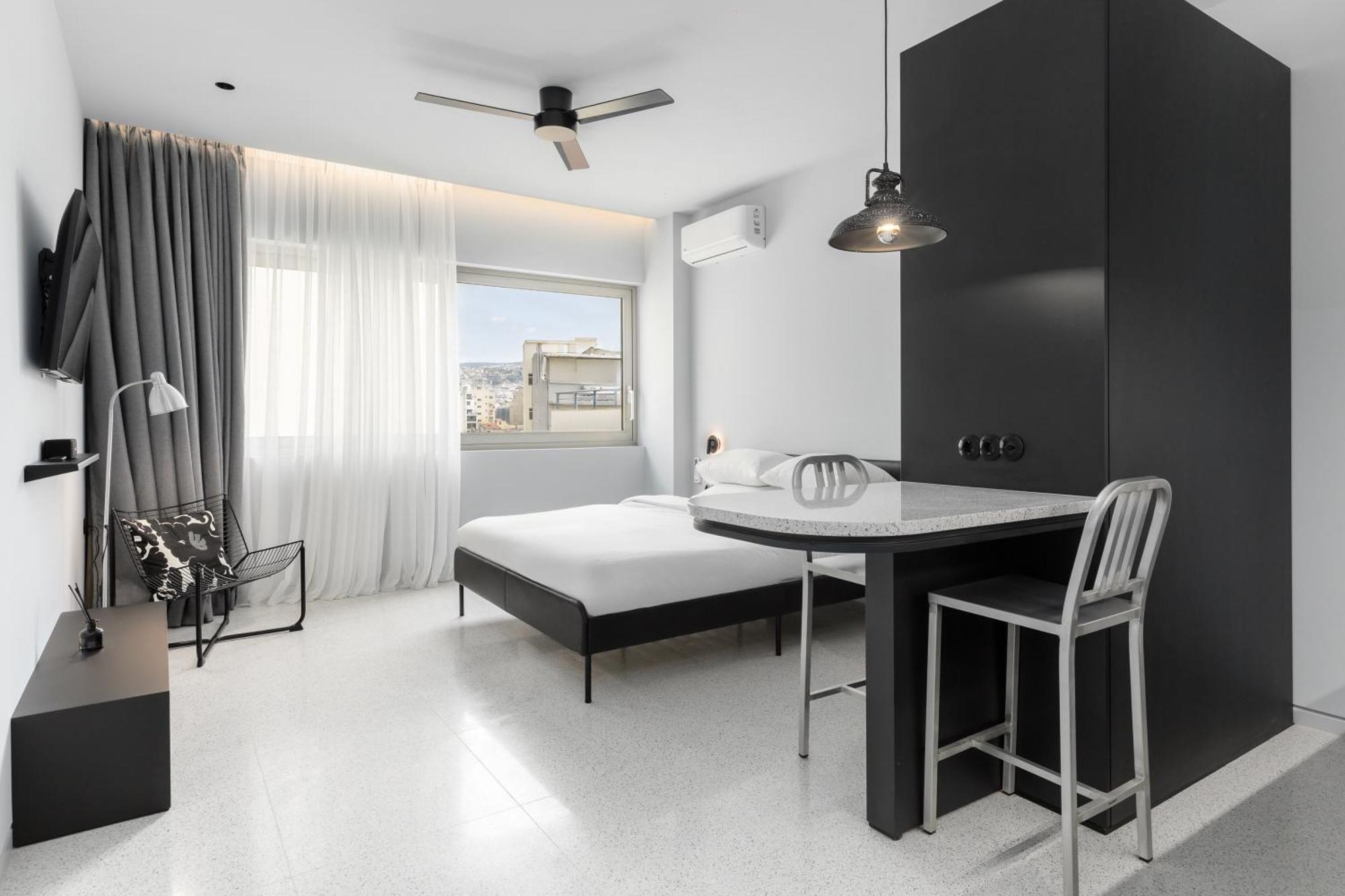 Nero Luxury Suites By Zennova Солун Екстериор снимка