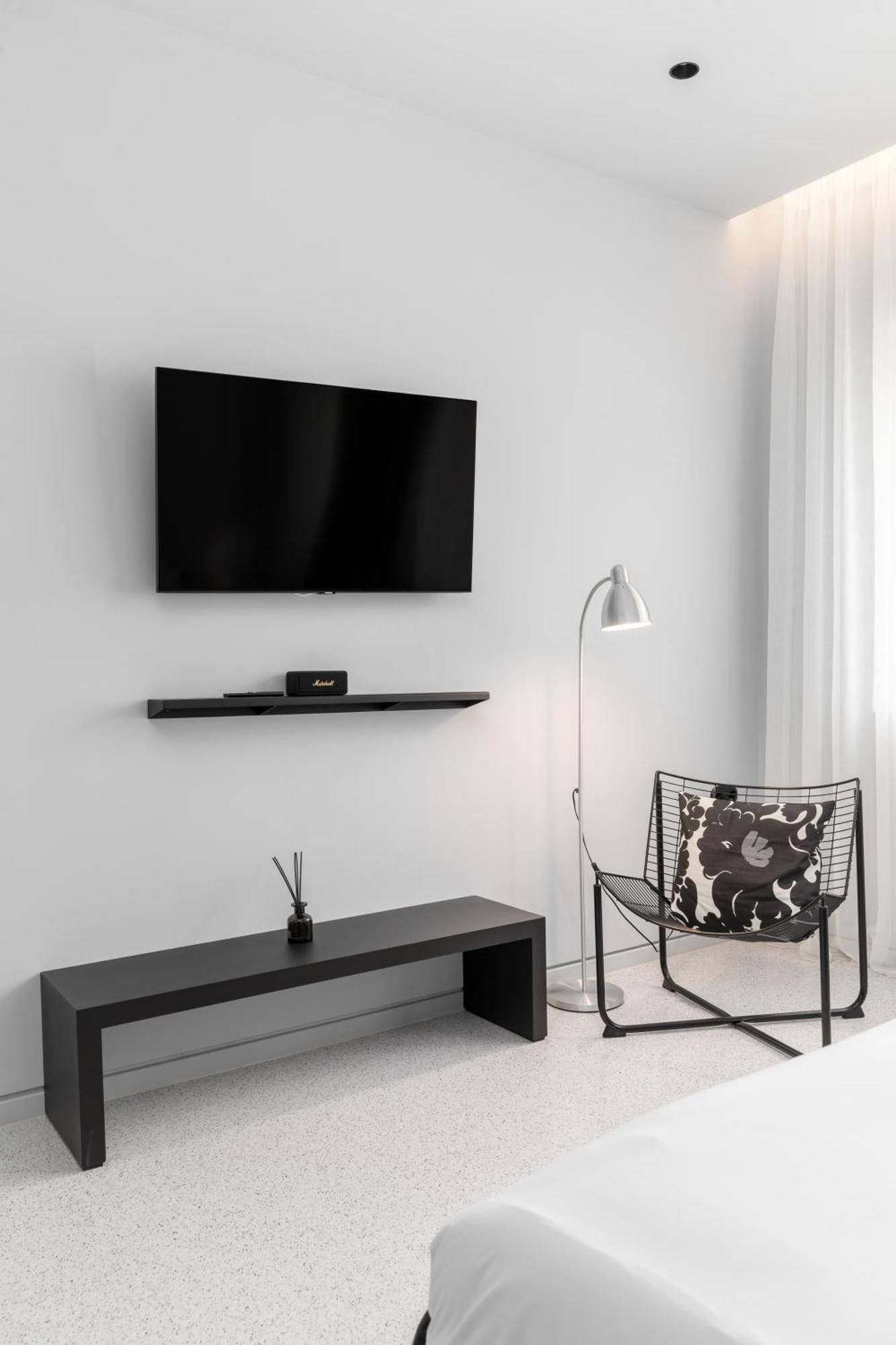 Nero Luxury Suites By Zennova Солун Екстериор снимка